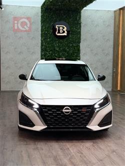 نيسان ألتيما